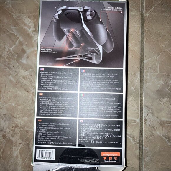 Bionik Power Stand Dual Rechargeable Battery & Charging System for Xbox One - Picture 5 of 5